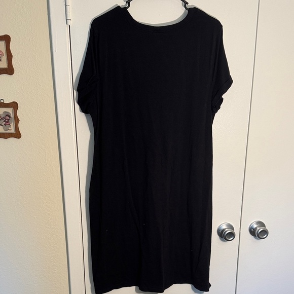 Elegant Black Short Sleeve Women's Dress - Picture 3 of 3